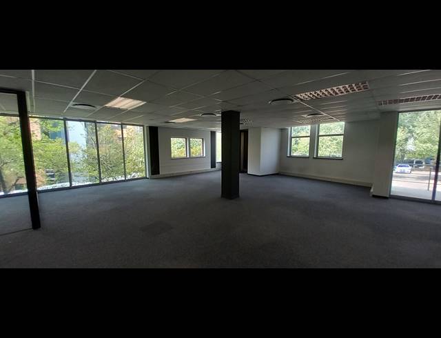 369M² OFFICE TO LET IN BRYANSTON